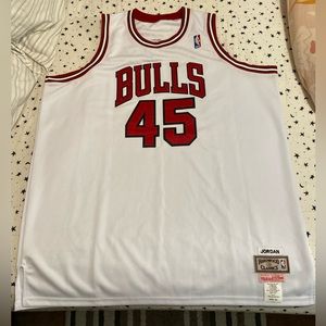 Rare Jordan #45 Bulls Jersey + Rare T shirt